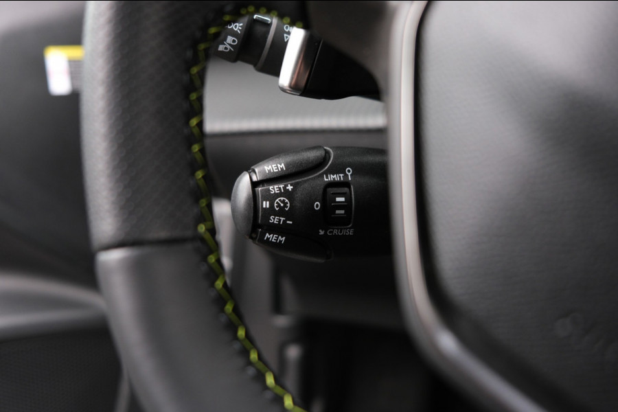 Peugeot 2008 1.2 PureTech 130 GT |UNIEK 1e Eig. 12.899km| Nardo Grey/Navigatie/Camera NIEUWSTAAT ALL-Season banden