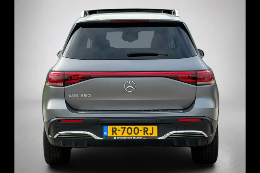 Mercedes-Benz EQB 250 AMG Line 7p. 67 kWh 93% SoH(NL-auto, 1e Eig, Dealer OndH, Panorama, SfeerV, Carplay, Camera, StoelV, Etc)