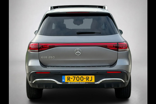 Mercedes-Benz EQB 250 AMG Line 7p. 67 kWh 93% SoH(NL-auto, 1e Eig, Dealer OndH, Panorama, SfeerV, Carplay, Camera, StoelV, Etc)
