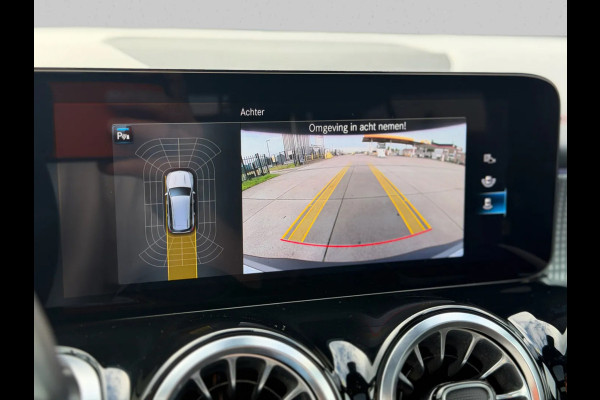 Mercedes-Benz EQB 250 AMG Line 7p. 67 kWh 93% SoH(NL-auto, 1e Eig, Dealer OndH, Panorama, SfeerV, Carplay, Camera, StoelV, Etc)
