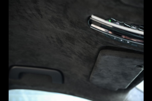 Porsche Cayenne Coupé 3.0 E-Hybrid | Sport Design | NL-Auto | Carbon Dak | Alcantara Hemel | Carbon Interieur | Luchtvering | Camera | Stuur- Stoelverwarming | Memory Seat | Soft Close | HIFI | Trekhaak |