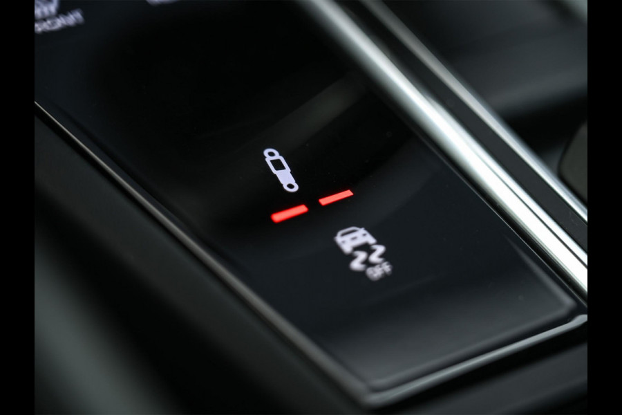 Porsche Cayenne Coupé 3.0 E-Hybrid | Sport Design | NL-Auto | Carbon Dak | Alcantara Hemel | Carbon Interieur | Luchtvering | Camera | Stuur- Stoelverwarming | Memory Seat | Soft Close | HIFI | Trekhaak |