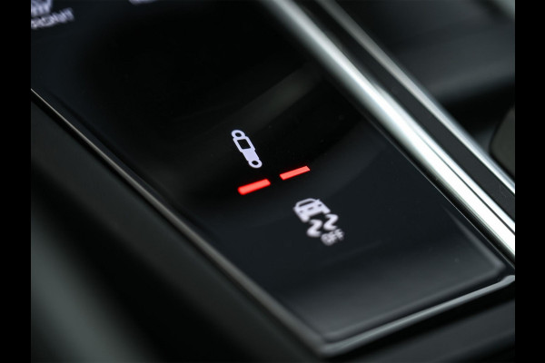 Porsche Cayenne Coupé 3.0 E-Hybrid | Sport Design | NL-Auto | Carbon Dak | Alcantara Hemel | Carbon Interieur | Luchtvering | Camera | Stuur- Stoelverwarming | Memory Seat | Soft Close | HIFI | Trekhaak |
