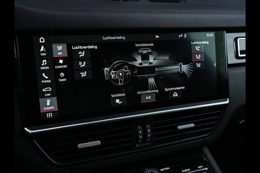 Porsche Cayenne Coupé 3.0 E-Hybrid | Sport Design | NL-Auto | Carbon Dak | Alcantara Hemel | Carbon Interieur | Luchtvering | Camera | Stuur- Stoelverwarming | Memory Seat | Soft Close | HIFI | Trekhaak |