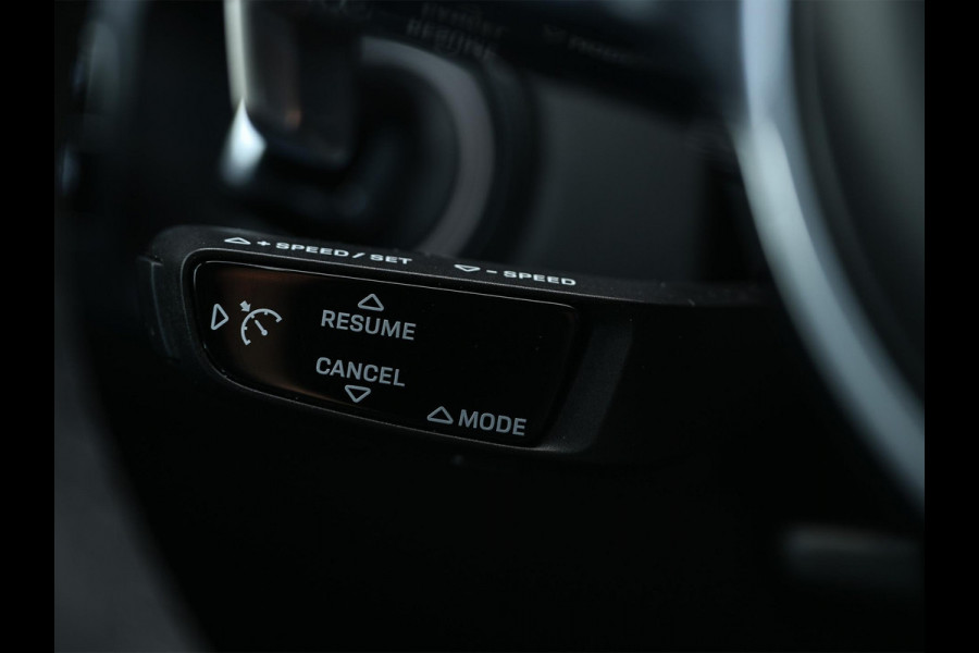 Porsche Cayenne Coupé 3.0 E-Hybrid | Sport Design | NL-Auto | Carbon Dak | Alcantara Hemel | Carbon Interieur | Luchtvering | Camera | Stuur- Stoelverwarming | Memory Seat | Soft Close | HIFI | Trekhaak |