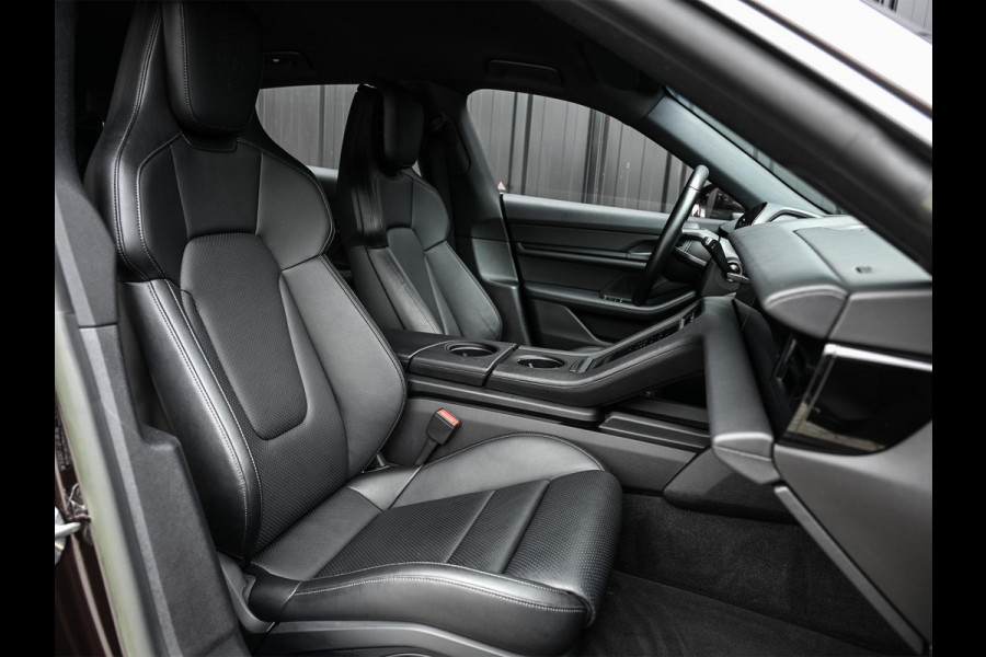 Porsche Taycan Sport Turismo 79 kWh | NL-Auto | 18-Wegs Memory Seats | Luchtvering | Adaptive Cruise | BOSE | Camera | Stoelverwarming | Ambiance Verlichting |