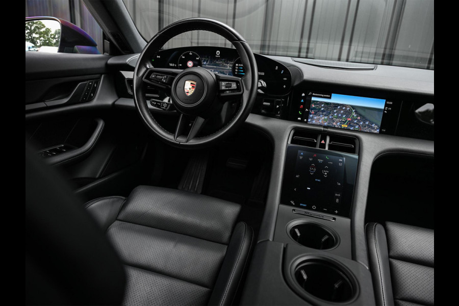 Porsche Taycan Sport Turismo 79 kWh | NL-Auto | 18-Wegs Memory Seats | Luchtvering | Adaptive Cruise | BOSE | Camera | Stoelverwarming | Ambiance Verlichting |