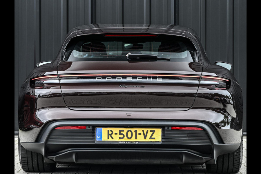Porsche Taycan Sport Turismo 79 kWh | NL-Auto | 18-Wegs Memory Seats | Luchtvering | Adaptive Cruise | BOSE | Camera | Stoelverwarming | Ambiance Verlichting |