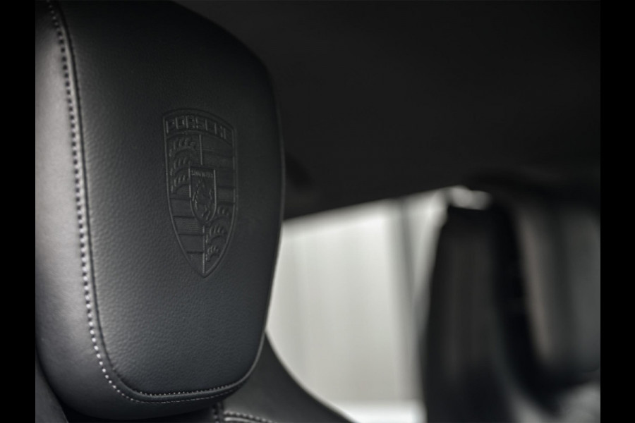 Porsche Taycan Sport Turismo 79 kWh | NL-Auto | 18-Wegs Memory Seats | Luchtvering | Adaptive Cruise | BOSE | Camera | Stoelverwarming | Ambiance Verlichting |