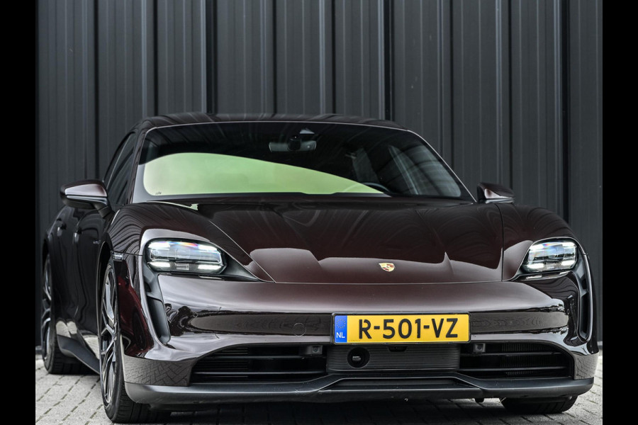 Porsche Taycan Sport Turismo 79 kWh | NL-Auto | 18-Wegs Memory Seats | Luchtvering | Adaptive Cruise | BOSE | Camera | Stoelverwarming | Ambiance Verlichting |