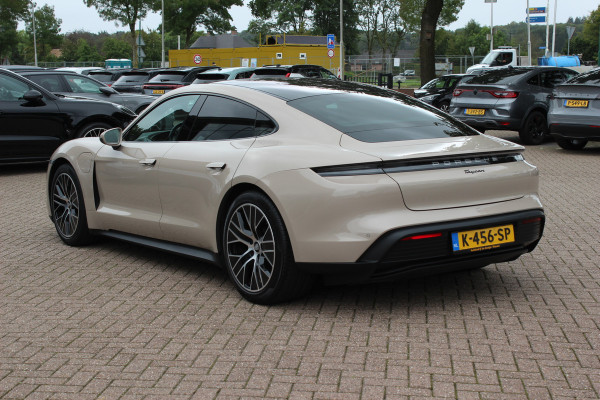Porsche Taycan Performance 84 kWh / SoH 89,3% / Panoramadak / Camera / Luchtvering / 20'' / Leder / CarPlay / Stoelverwarming / DAB / ACC