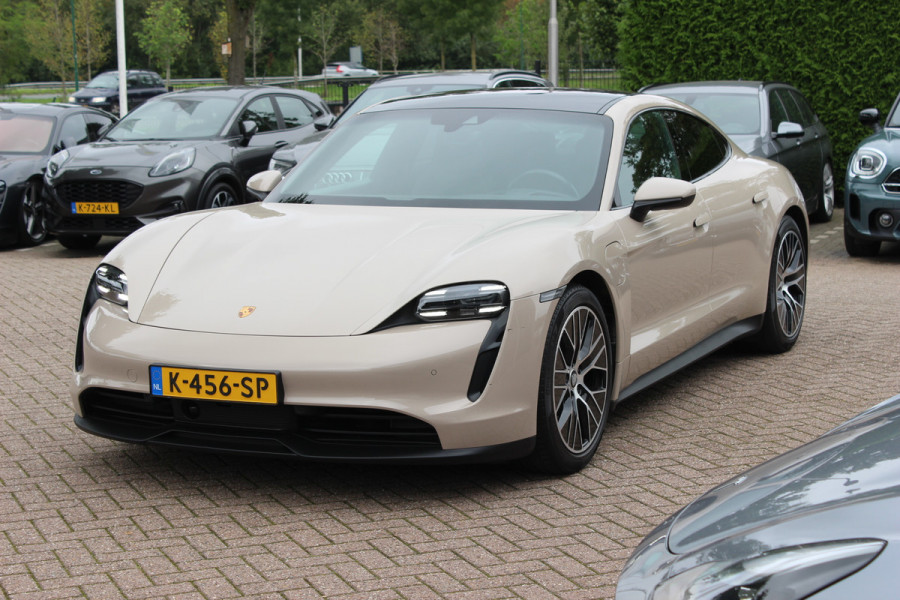 Porsche Taycan Performance 84 kWh / SoH 89,3% / Panoramadak / Camera / Luchtvering / 20'' / Leder / CarPlay / Stoelverwarming / DAB / ACC