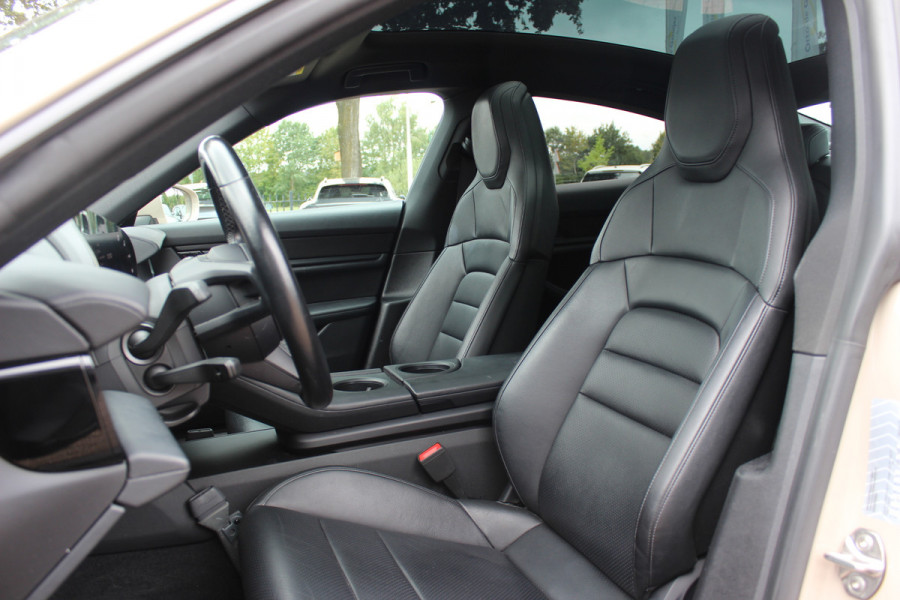 Porsche Taycan Performance 84 kWh / SoH 89,3% / Panoramadak / Camera / Luchtvering / 20'' / Leder / CarPlay / Stoelverwarming / DAB / ACC