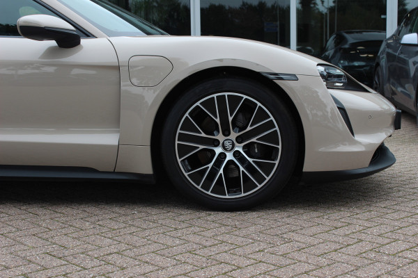 Porsche Taycan Performance 84 kWh / SoH 89,3% / Panoramadak / Camera / Luchtvering / 20'' / Leder / CarPlay / Stoelverwarming / DAB / ACC
