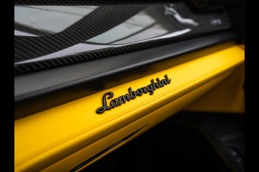 Lamborghini Urus 4.0 V8 Hybrid SE | CARBON | MATT | BTW | PANO | VOL