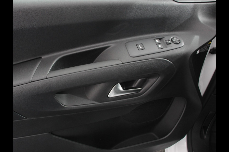 Peugeot Partner 1.5 BlueHDi 130PK L2 Automaat Navigatie Apple Carplay trekhaak Cruise Control Airco