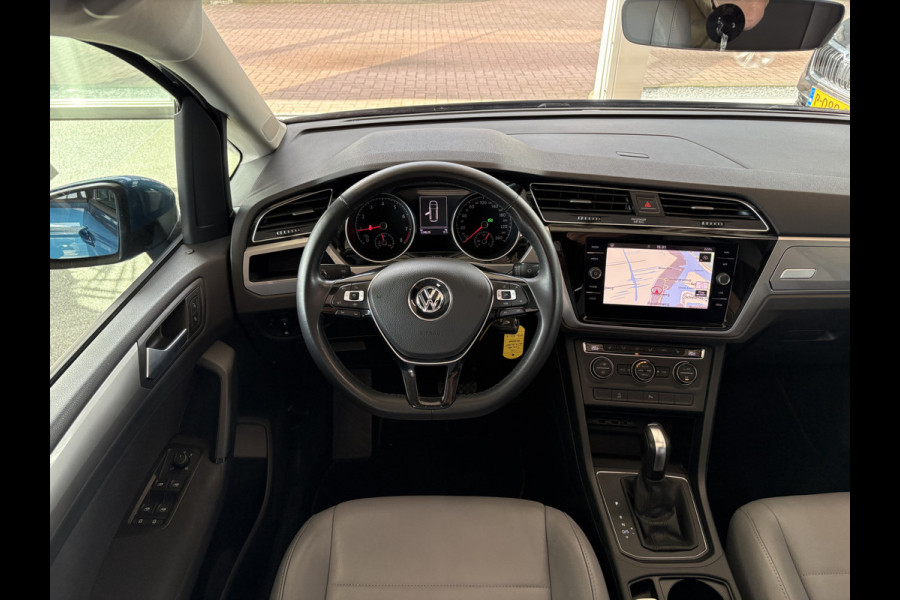 Volkswagen Touran 1.5 TSi DSG Comfortline 7-pers. SCHUIFDAK/LEDER/CAMERA/NAVI/ADAPT.CRUISE/WINTERPACK