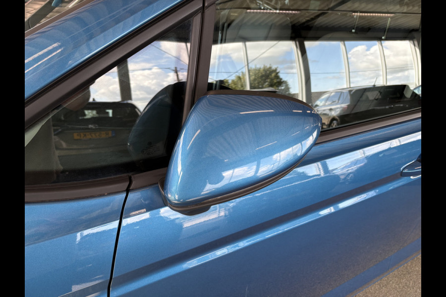 Volkswagen Touran 1.5 TSi DSG Comfortline 7-pers. SCHUIFDAK/LEDER/CAMERA/NAVI/ADAPT.CRUISE/WINTERPACK