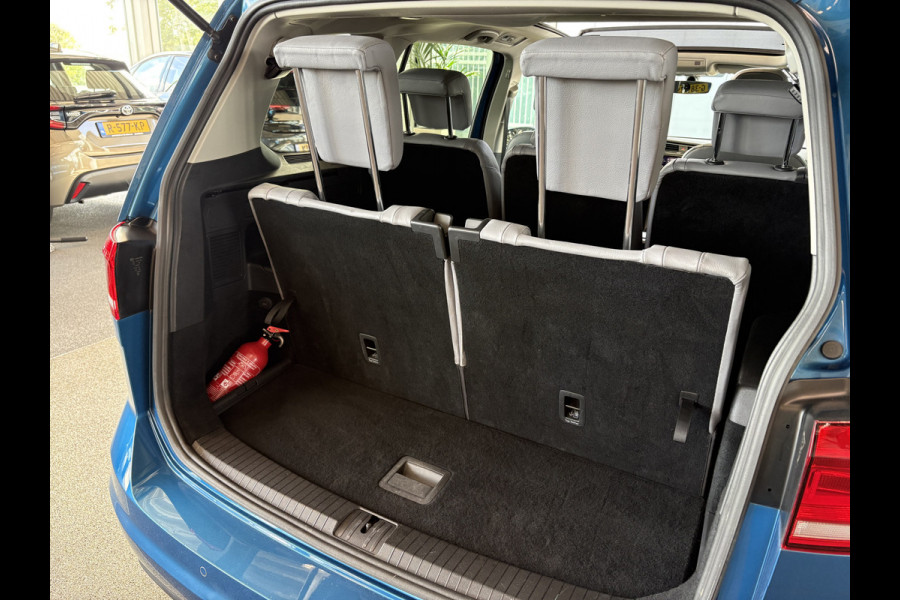 Volkswagen Touran 1.5 TSi DSG Comfortline 7-pers. SCHUIFDAK/LEDER/CAMERA/NAVI/ADAPT.CRUISE/WINTERPACK