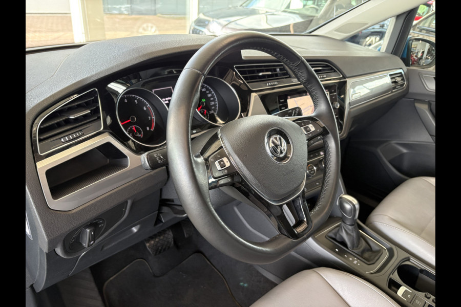 Volkswagen Touran 1.5 TSi DSG Comfortline 7-pers. SCHUIFDAK/LEDER/CAMERA/NAVI/ADAPT.CRUISE/WINTERPACK