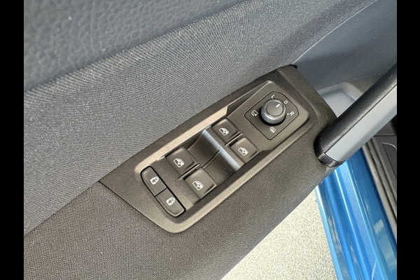 Volkswagen Touran 1.5 TSi DSG Comfortline 7-pers. SCHUIFDAK/LEDER/CAMERA/NAVI/ADAPT.CRUISE/WINTERPACK