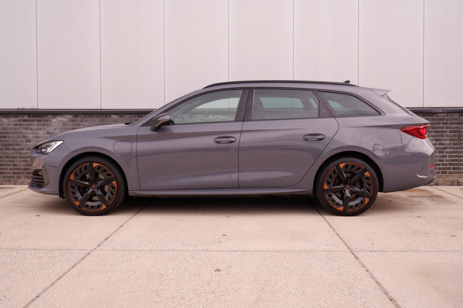 CUPRA Leon Sportstourer 1.4 e-Hybrid VZ 245PK | Sfeerverlichting | Camera | Carplay | LED |