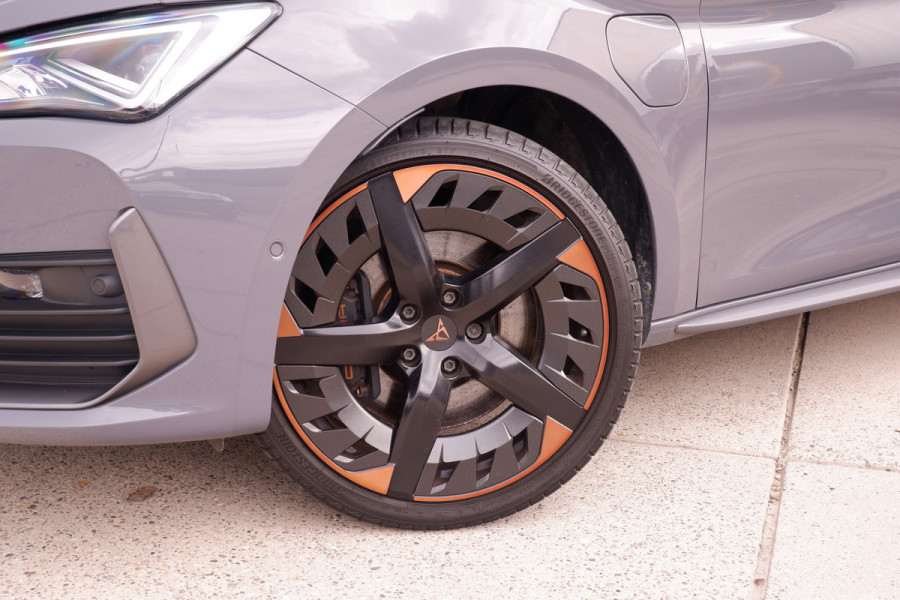 CUPRA Leon Sportstourer 1.4 e-Hybrid VZ 245PK | Sfeerverlichting | Camera | Carplay | LED |