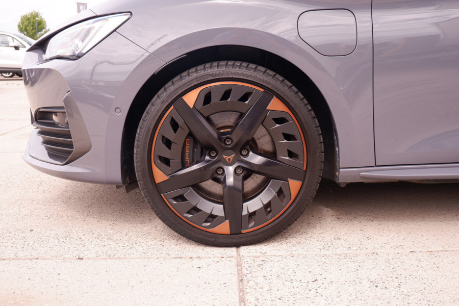 CUPRA Leon Sportstourer 1.4 e-Hybrid VZ 245PK | Sfeerverlichting | Camera | Carplay | LED |
