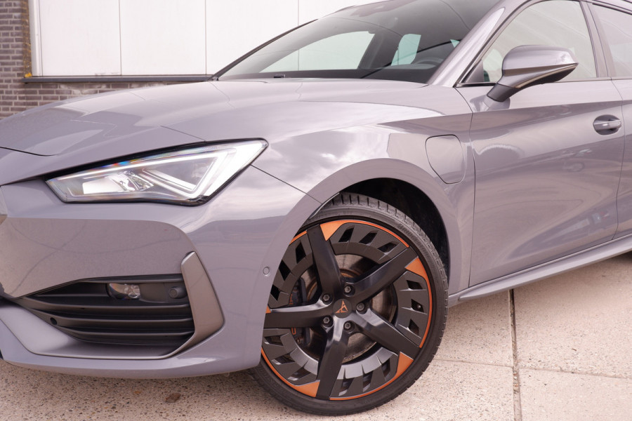 CUPRA Leon Sportstourer 1.4 e-Hybrid VZ 245PK | Sfeerverlichting | Camera | Carplay | LED |