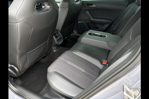 CUPRA Leon Sportstourer 1.4 e-Hybrid VZ 245PK | Sfeerverlichting | Camera | Carplay | LED |