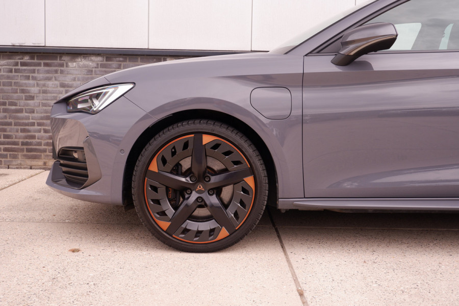 CUPRA Leon Sportstourer 1.4 e-Hybrid VZ 245PK | Sfeerverlichting | Camera | Carplay | LED |