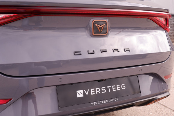 CUPRA Leon Sportstourer 1.4 e-Hybrid VZ 245PK | Sfeerverlichting | Camera | Carplay | LED |