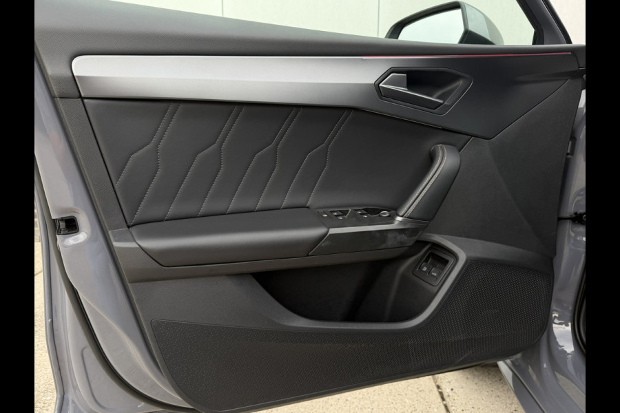 CUPRA Leon Sportstourer 1.4 e-Hybrid VZ 245PK | Sfeerverlichting | Camera | Carplay | LED |