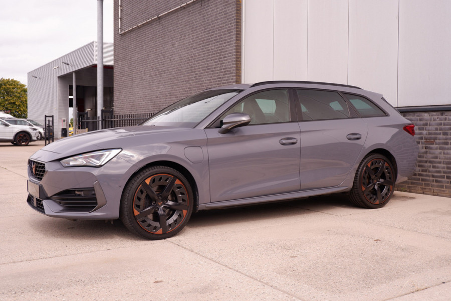 CUPRA Leon Sportstourer 1.4 e-Hybrid VZ 245PK | Sfeerverlichting | Camera | Carplay | LED |