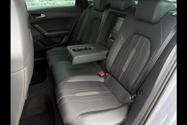 CUPRA Leon Sportstourer 1.4 e-Hybrid VZ 245PK | Sfeerverlichting | Camera | Carplay | LED |