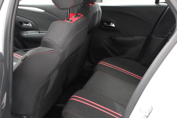 Opel Corsa 1.2 Turbo 100pk GS Line Opel Corsa 1.2 GS Line  Navigatie  Apple Carplay/Android Auto  Climate Control  Cruise Control  Lichtmetalen velgen  Sportstoelen