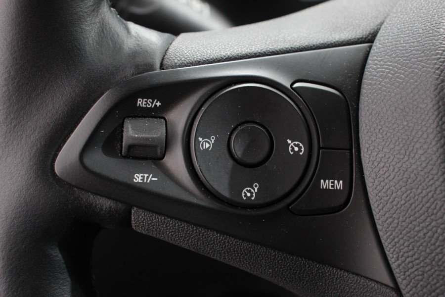 Opel Corsa 1.2 Turbo 100pk GS Line Opel Corsa 1.2 GS Line  Navigatie  Apple Carplay/Android Auto  Climate Control  Cruise Control  Lichtmetalen velgen  Sportstoelen