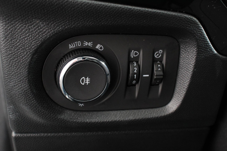 Opel Corsa 1.2 Turbo 100pk GS Line Opel Corsa 1.2 GS Line  Navigatie  Apple Carplay/Android Auto  Climate Control  Cruise Control  Lichtmetalen velgen  Sportstoelen