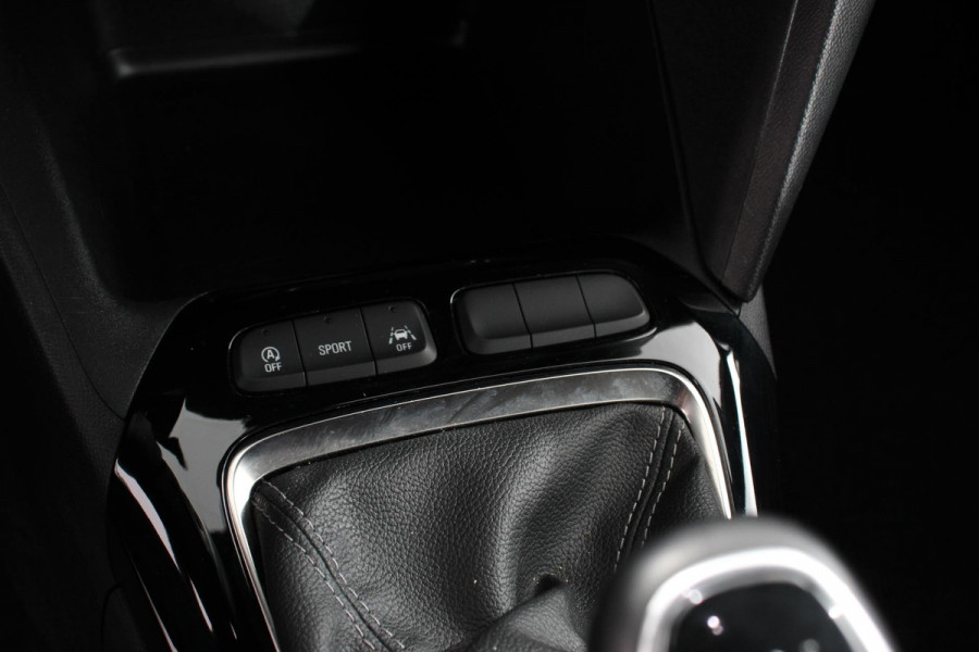 Opel Corsa 1.2 Turbo 100pk GS Line Opel Corsa 1.2 GS Line  Navigatie  Apple Carplay/Android Auto  Climate Control  Cruise Control  Lichtmetalen velgen  Sportstoelen