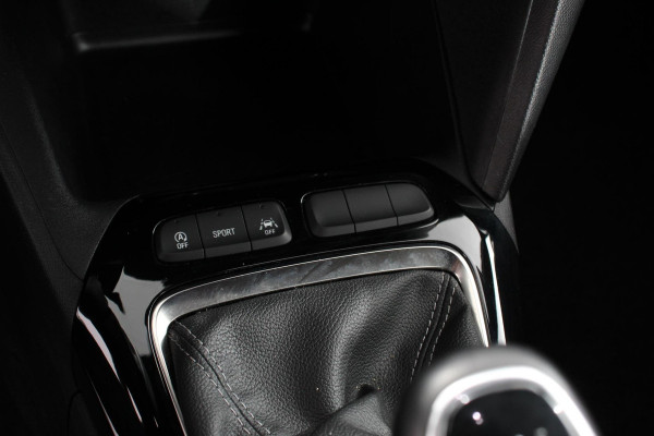 Opel Corsa 1.2 Turbo 100pk GS Line Opel Corsa 1.2 GS Line  Navigatie  Apple Carplay/Android Auto  Climate Control  Cruise Control  Lichtmetalen velgen  Sportstoelen