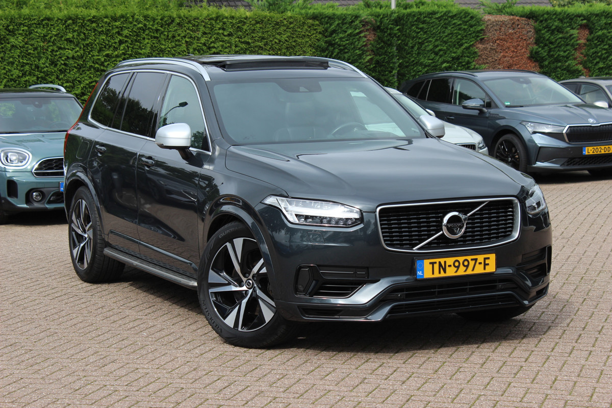 Volvo XC90 2.0 T8 Twin Engine AWD R-Design / Trekhaak / Panoramadak / 360Camera / Head-up / Luchtvering / Bowers & Wilkens / Ventilatie+Verwarming / 4zone airco / Dodehoek / DAB / ACC