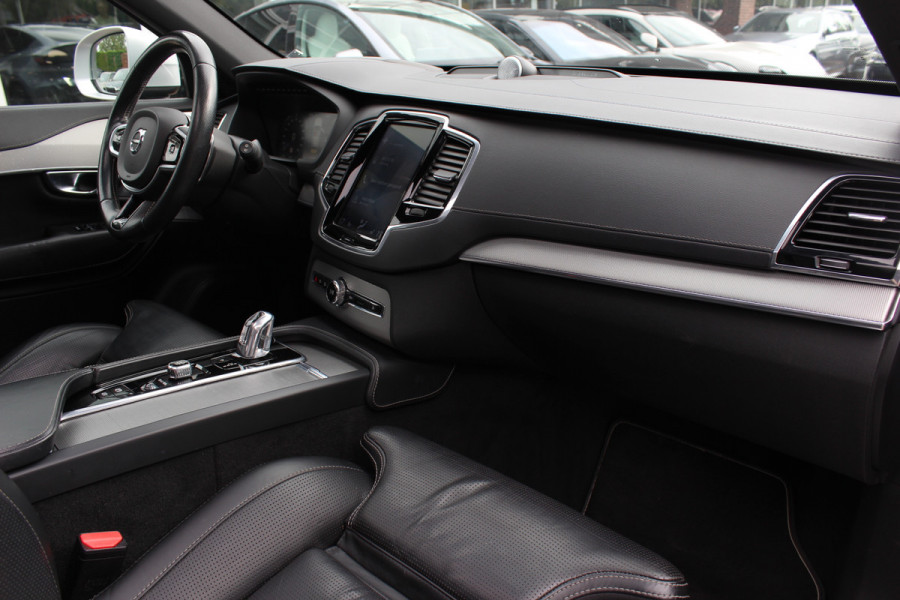 Volvo XC90 2.0 T8 Twin Engine AWD R-Design / Trekhaak / Panoramadak / 360Camera / Head-up / Luchtvering / Bowers & Wilkens / Ventilatie+Verwarming / 4zone airco / Dodehoek / DAB / ACC