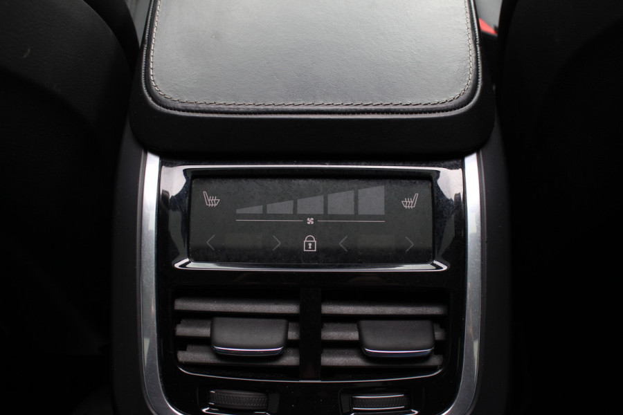 Volvo XC90 2.0 T8 Twin Engine AWD R-Design / Trekhaak / Panoramadak / 360Camera / Head-up / Luchtvering / Bowers & Wilkens / Ventilatie+Verwarming / 4zone airco / Dodehoek / DAB / ACC