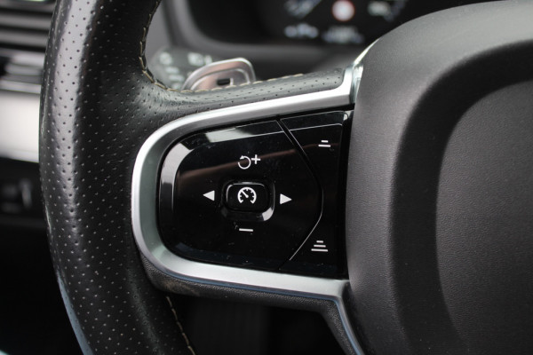 Volvo XC90 2.0 T8 Twin Engine AWD R-Design / Trekhaak / Panoramadak / 360Camera / Head-up / Luchtvering / Bowers & Wilkens / Ventilatie+Verwarming / 4zone airco / Dodehoek / DAB / ACC