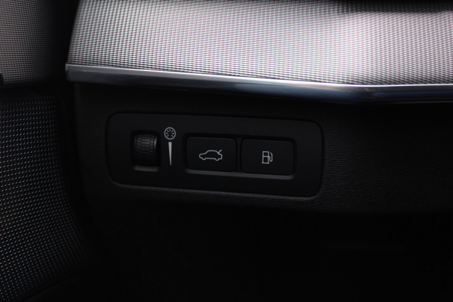 Volvo XC90 2.0 T8 Twin Engine AWD R-Design / Trekhaak / Panoramadak / 360Camera / Head-up / Luchtvering / Bowers & Wilkens / Ventilatie+Verwarming / 4zone airco / Dodehoek / DAB / ACC
