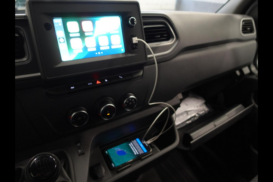 Renault Master T33 2.3 dCi 135 L2H2 BPM VRIJ ! Trekhaak Navigatie Apple CarPlay Android Auto Parkeerhulp Cruise Control Airco