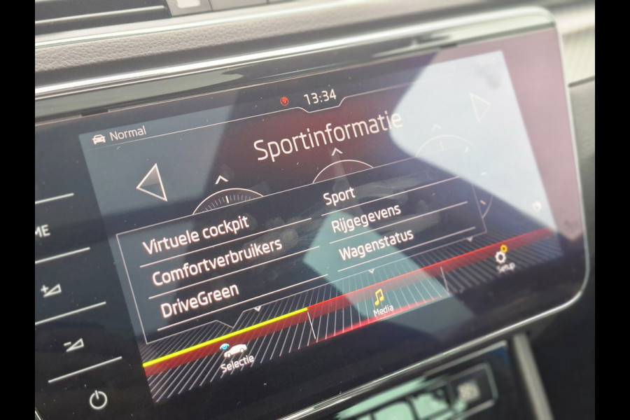 Škoda Superb Combi 1.5 TSI ACT Sportline Pano Trekhaak Canton Memory Alcantara Adap.Cruise VOL!