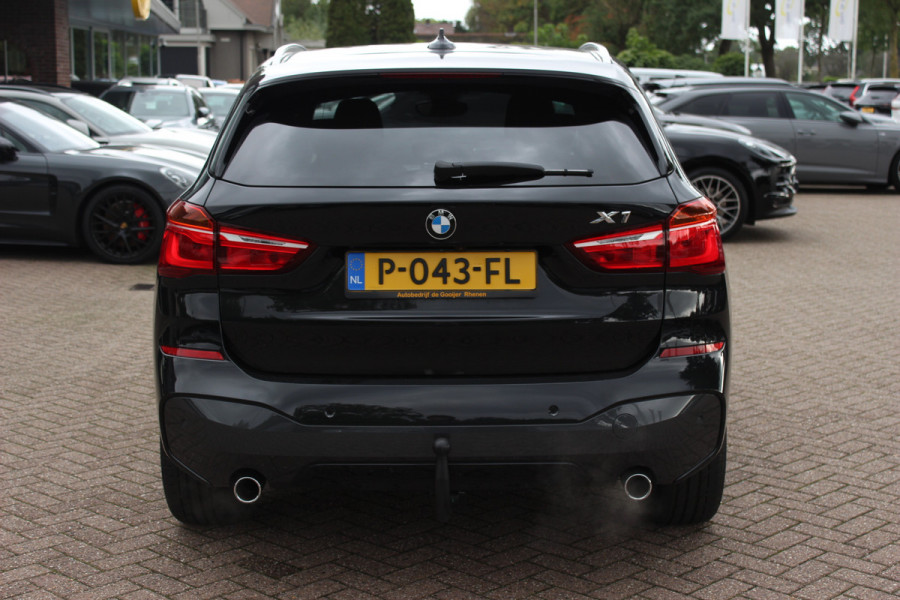 BMW X1 xDrive20i High Exe. M Sport / Trekhaak / Camera / Alcantara / Keyless / 19'' / Navigatie / Stoelverwarming / DAB / Cruise Control