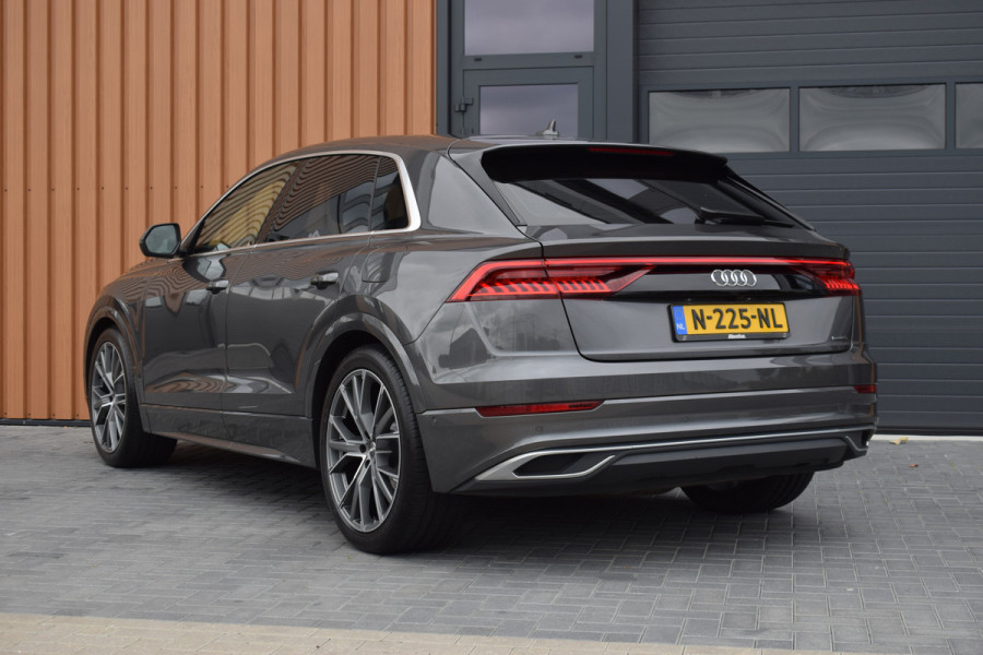 Audi Q8 55 TFSI e Quattro | Luchtvering | Trekhaak | B&O | Leer | 360 camera | 22"