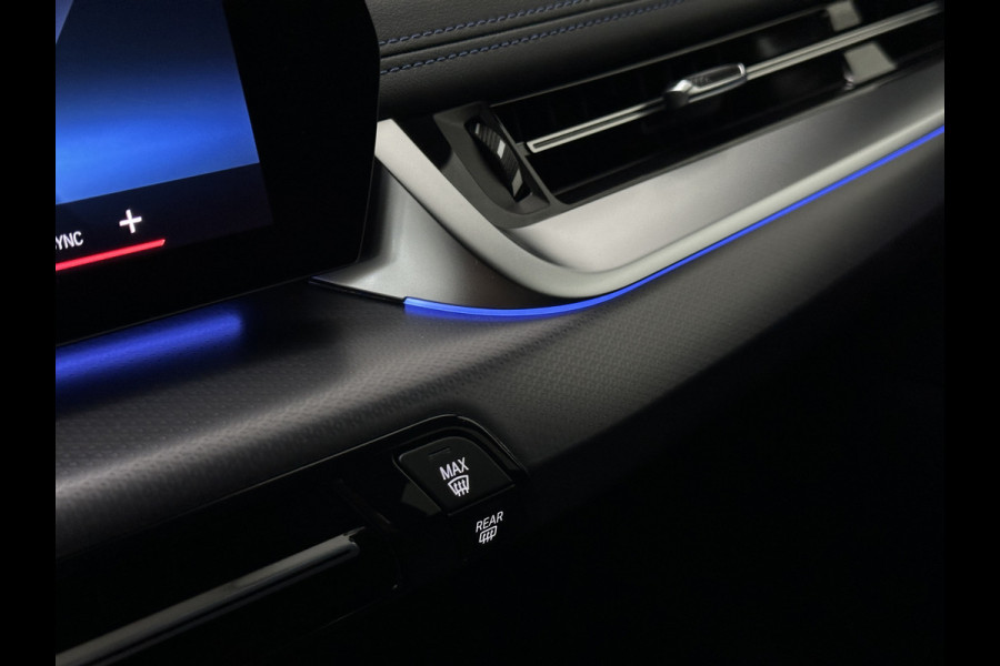 BMW iX1 30 313pk X-Drive M-Sport Performance | Adaptief Led | Sportstoelen | Keyless | 35390,= Exl. BTW | 4WD | Adaptieve Cruise en Struurwielverw. voorbereid | Antraciet Hemel | Carplay | Sfeerverlichting | 1200kg Trekgewicht | Camera | Bovag Garantie.
